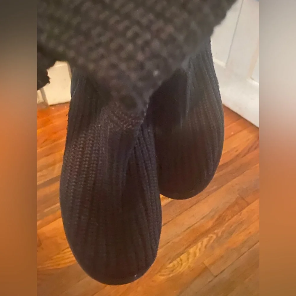 UGG Classic Black Cardy II, Ugg S/N 5819 - women’s Sweater & Suede Boot, 9 - Picture 7 of 12